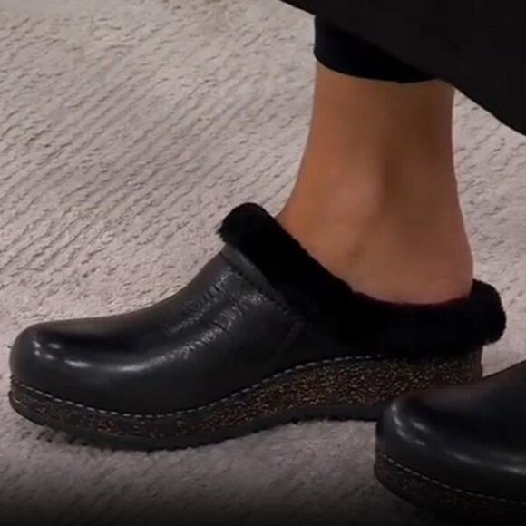 new Dansko Magda Leather and Sheepskin clog 252 - Picture 12 of 15